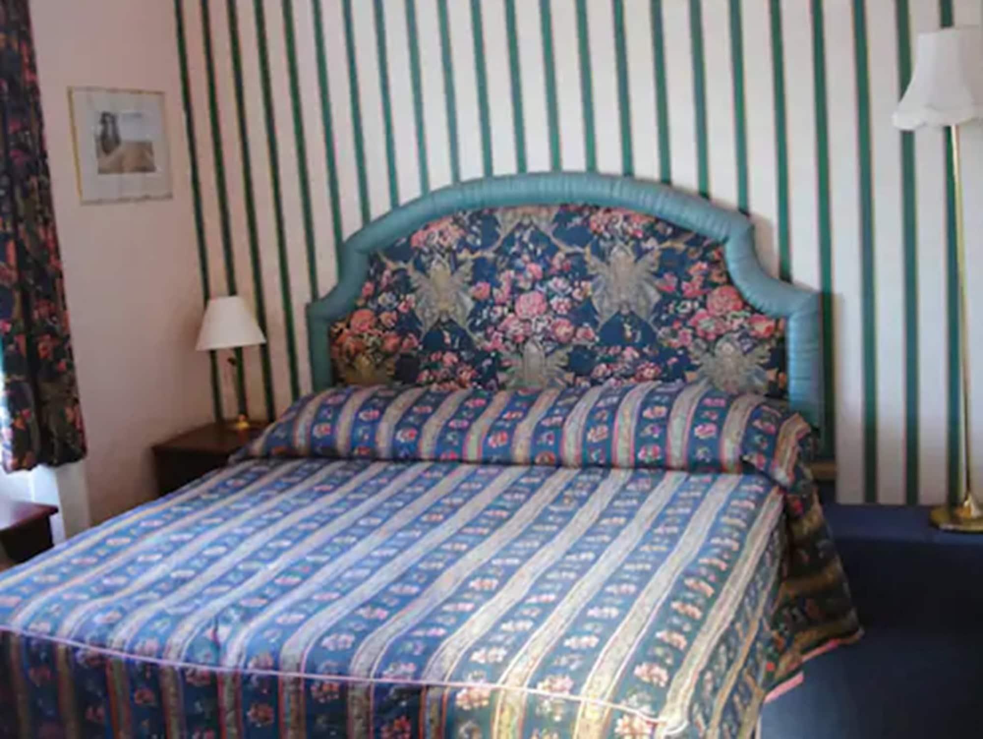 Edinburgh House Hotel Esterno foto